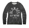 Свитшот женский Blondes Do it better Black